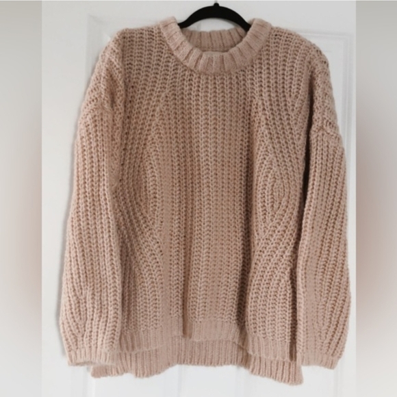 Universal Thread Sweaters - Universal Thread Chunky Knit Sweater
